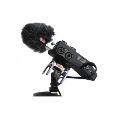 041130_portable_recorder_suspension_hd_zoom_h6_inuse_02